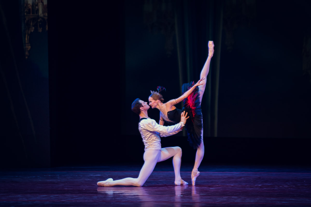 анжелина воронцова и денис родькин. падеде из балета лебединое озеро. па де де из балета лебединое. па де де лебединое озеро. па де де из балета лебединое.