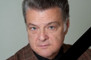 28 апреля на 72-м году жизни в Саратове скончался народный артист России, пианист, профессор Саратовской консерватории Лев Шугом