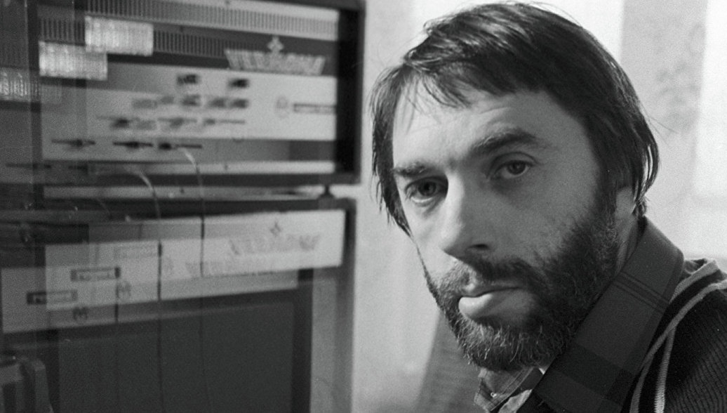 Эдуард Артемьев