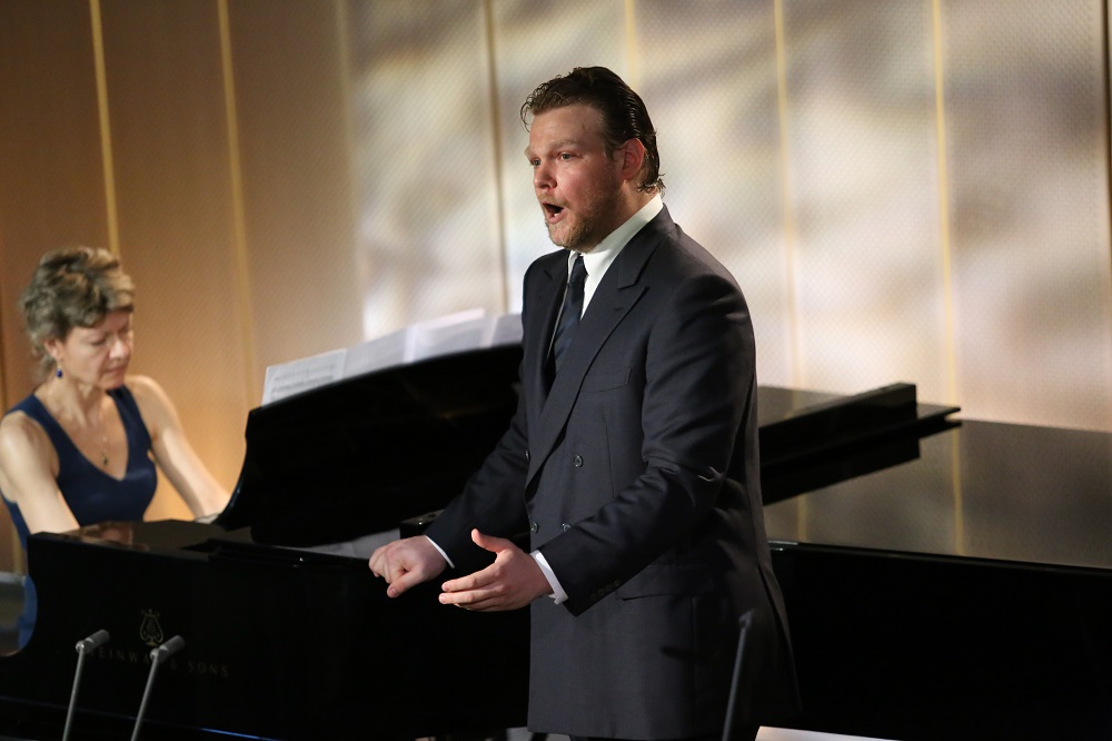 Воплотить замысел автора – дело принципа. Интервью с