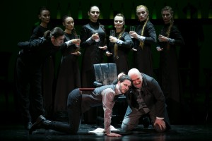 3 %D0%A1%D1%86%D0%B5%D0%BD%D0%B0 %D0%B8%D0%B7 %D1%81%D0%BF%D0%B5%D0%BA%D1%82%D0%B0%D0%BA%D0%BB%D1%8F %D0%91%D0%B8%D0%BD%D0%B4%D1%8E%D0%B6%D0%BD%D0%B8%D0%BA %D0%B8 %D0%9A%D0%BE%D1%80%D0%BE%D0%BB%D1%8C. %D0%A4%D0%BE%D1%82%D0%BE %D0%9C%D0%B0%D1%80%D0%B8%D1%8F %D0%90%D0%BD%D0%B0%D0%BD%D0%BE%D0%B2%D0%B0 биндюжник и король актеры и роли