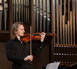 Сергей Поспелов дебютирует в качестве руководителя и солиста Московского камерного оркестра