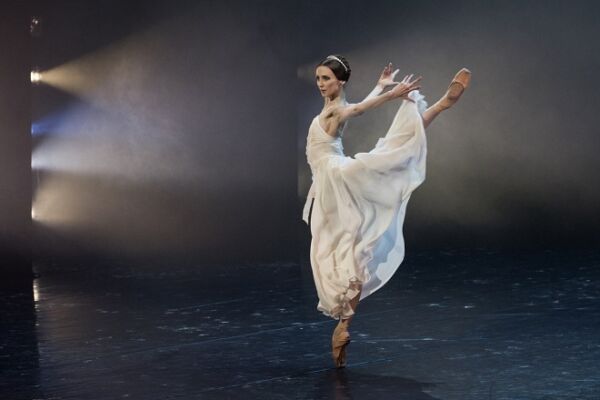 Танец Светланы Захаровой – настоящая роскошь, он наполнен