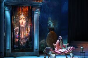 И не смолкает эхо гениев