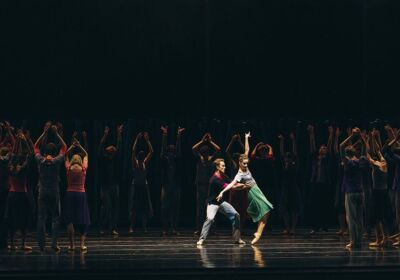 В Мариинке водят хороводы