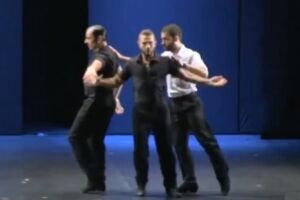 В танце только мальчики