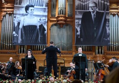 И не смолкнут музы гениев