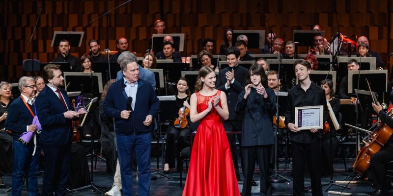 Созвездие новых имён озарило небосклон Сириуса