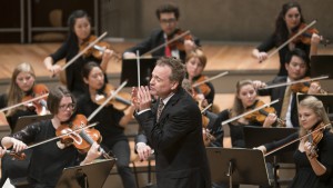 Оркестр Немецкой молодёжной филармонии (Junge Deutsche Philharmonie), Дирижёр Джонатан Нотт
