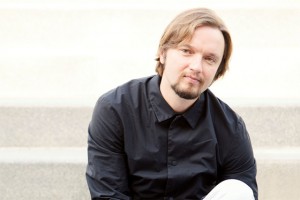 Айнарс Рубикис станет музыкальным руководителем Комише-опер Айнарс Рубикис станет музыкальным руководителем Комише-опер