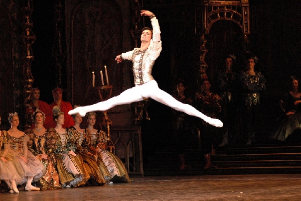 Лебединое озеро Московский академический Музыкальный театр им. народных артистов К. С. Станиславского и Вл. И. Немировича-Данченко_1