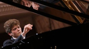 Польский пианист Шимон Неринг стал победителем XV Международного конкурса пианистов имени Артура Рубинштейна в Израиле