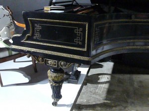 В рамках выставки «Покинутый дом: кунсткамера московских роялей» состоится концерт фортепианной музыки на старинных инструментах В рамках выставки «Покинутый дом: кунсткамера московских роялей» состоится концерт фортепианной музыки на старинных инструментах