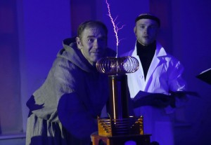 Отдавая честь Гвидо д’Ареццо Отдавая честь Гвидо д’Ареццо