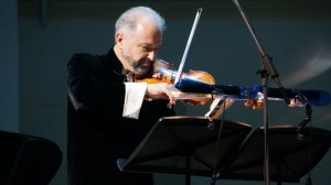 Премьера спектакля «Чёрт, солдат и скрипка» прогремела к 135-летию Игоря Стравинского в Концертном зале имени П. И. Чайковского Премьера спектакля «Чёрт, солдат и скрипка» прогремела к 135-летию Игоря Стравинского в Концертном зале имени П. И. Чайковского