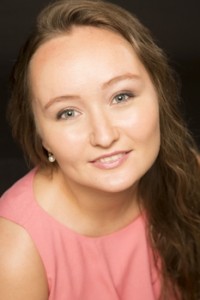 выступит Юлия Лежнева