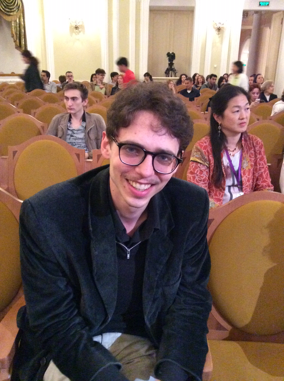 Люка ДЕБАРГ.