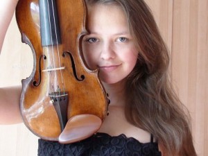 Открытием Пасхального фестиваля в Экс-ан-Провансе стала молодая молдавская скрипачка Александра Конунова