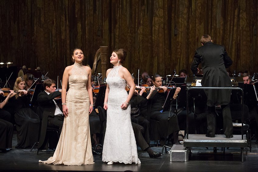 Десять сопрано Новой оперы